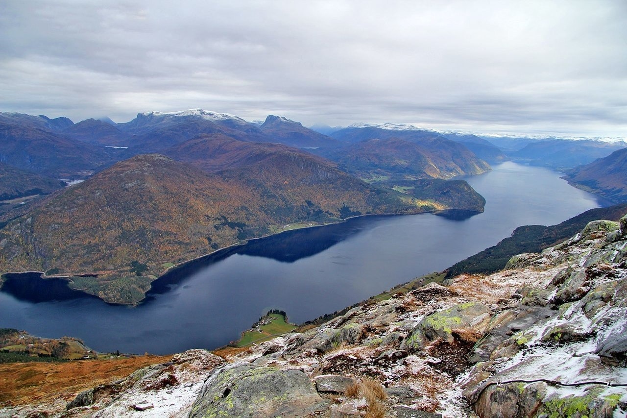 Норвегия озеро Хорниндальсватнет