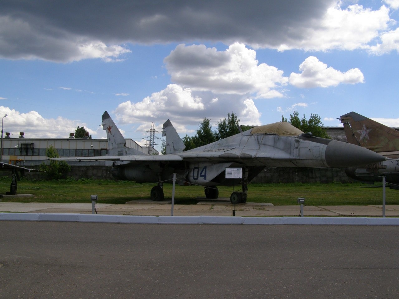 h-277.jpg