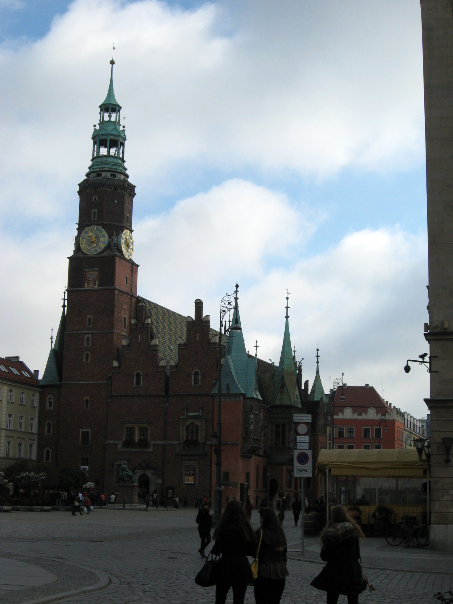 h-11705.jpg