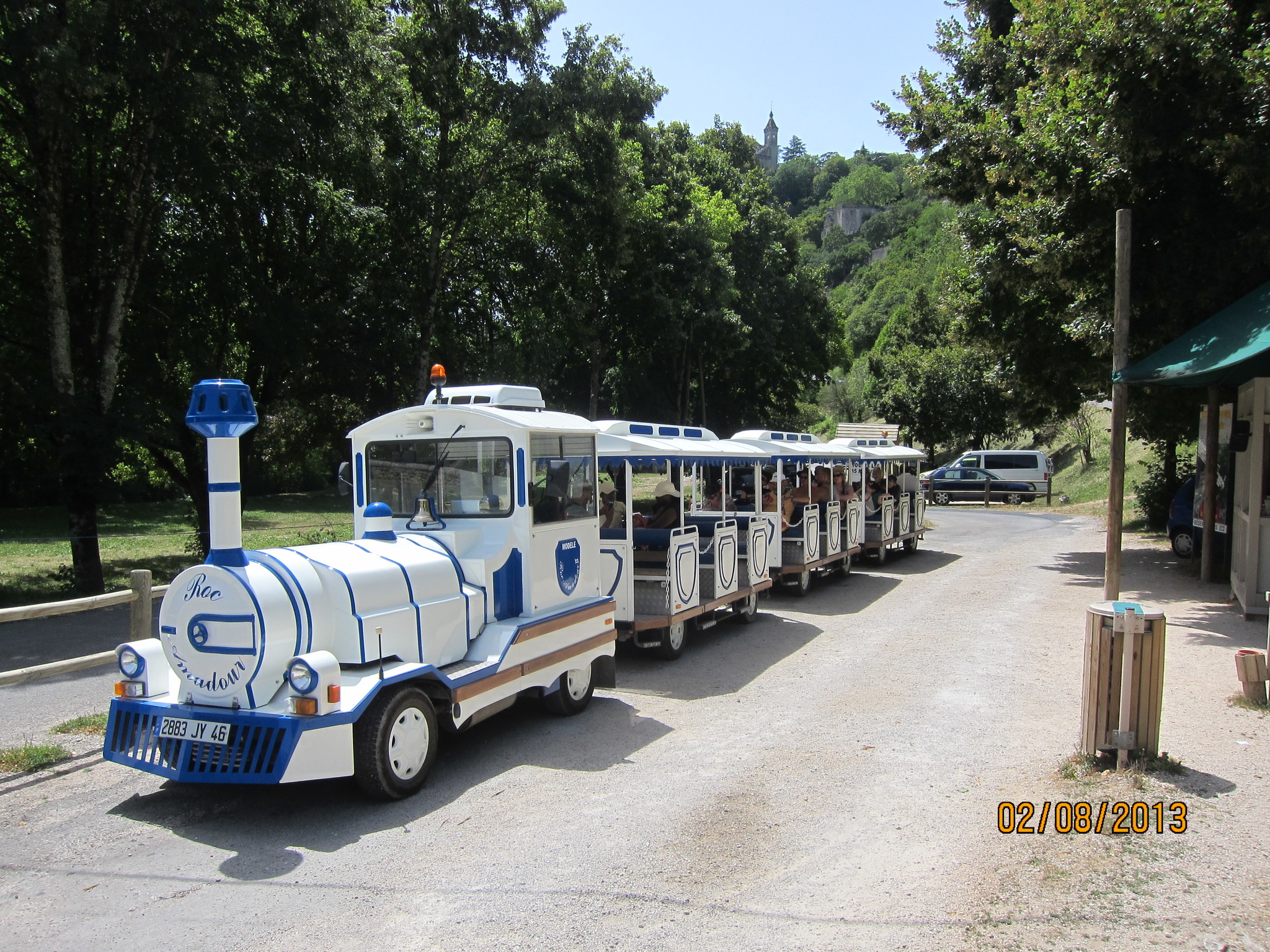h-781.jpg