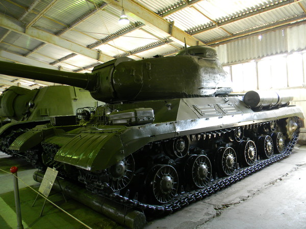 Тяжёлый танк ИС-2