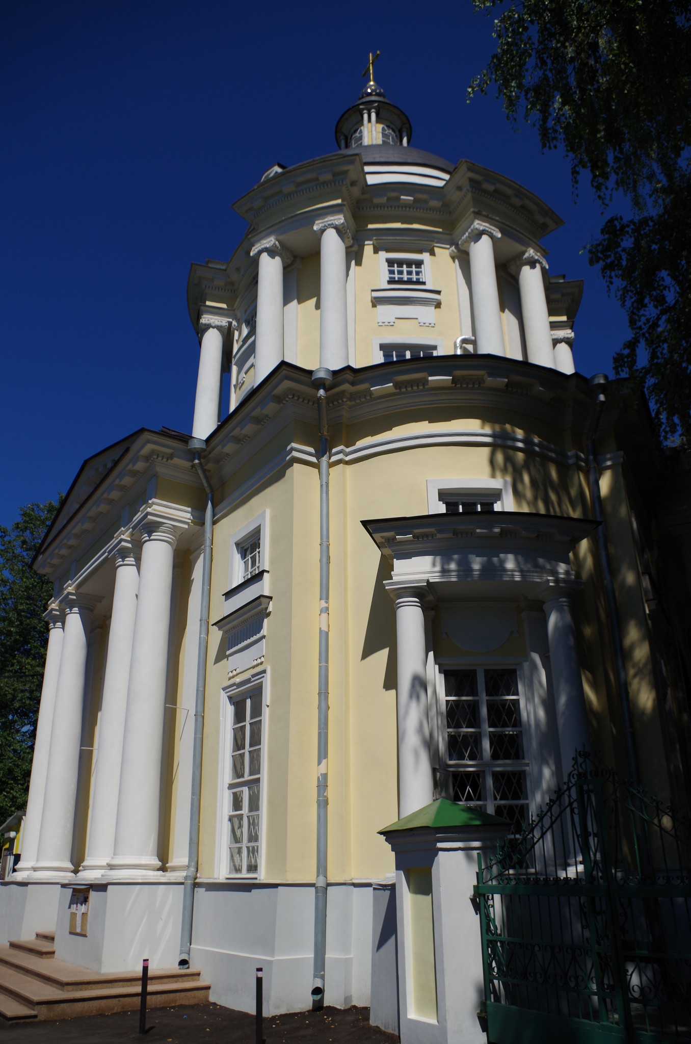 Храм Владимирской иконы Божией Матери в Виноградове (Дмитровское шоссе, дом 170)