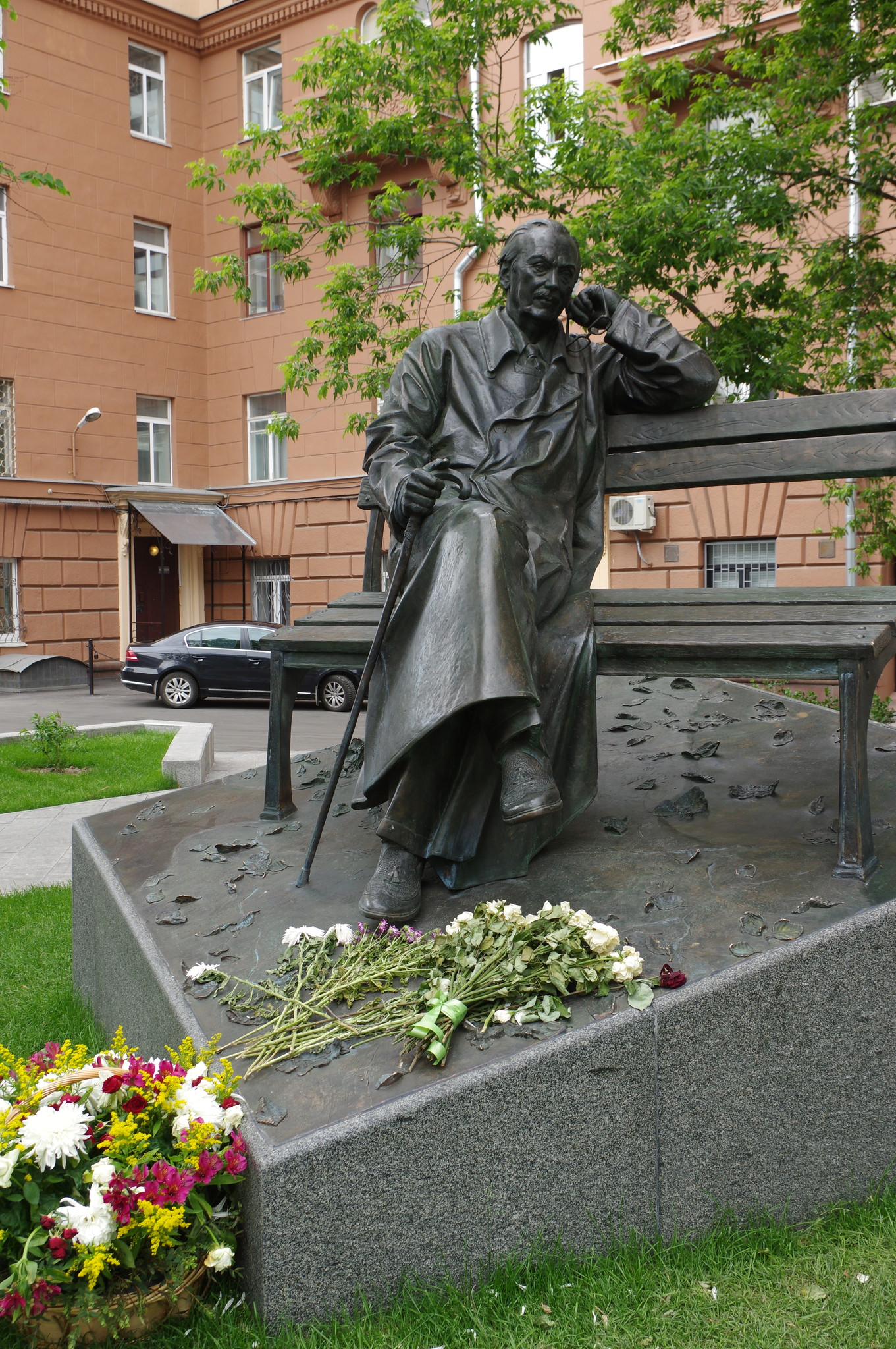 Памятник Сергею Владимировичу Михалкову