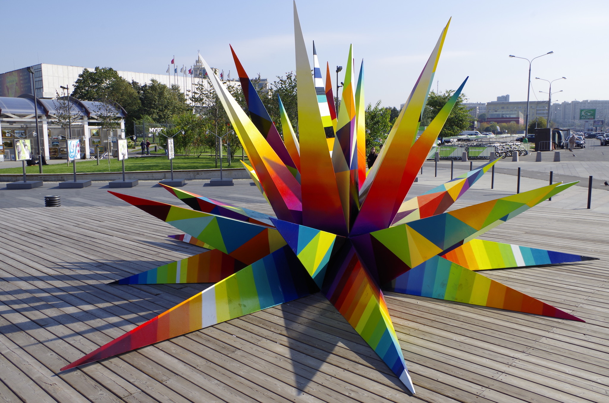 Kaos Star — новая работа испанского художника Okuda