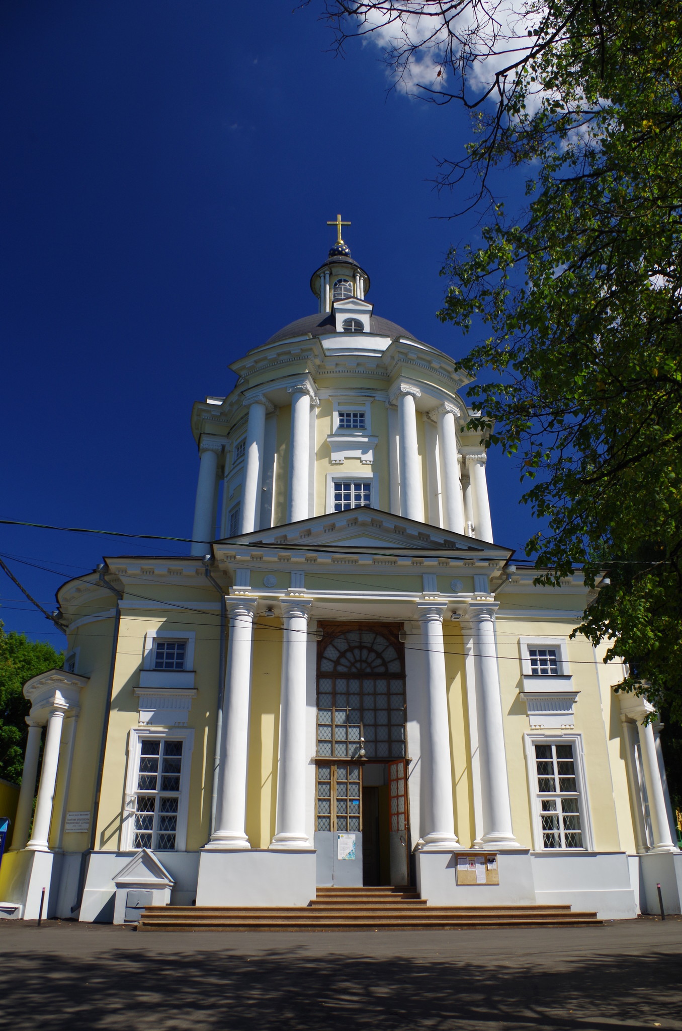 Храм Владимирской иконы Божией Матери в Виноградове (Дмитровское шоссе, дом 170)