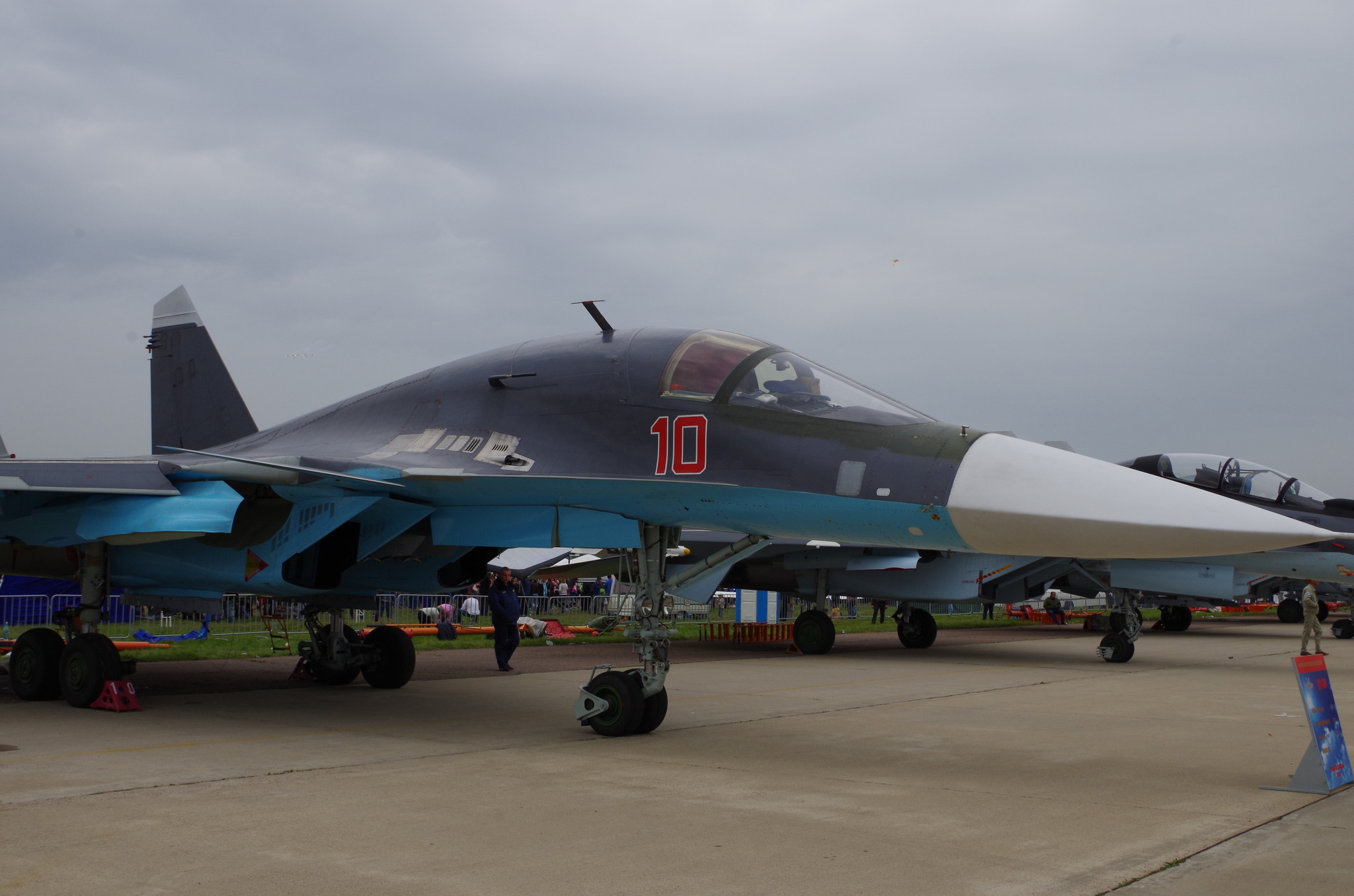 Фронтовой бомбардировщик Су-34