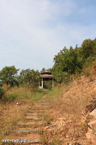 беседка в горах