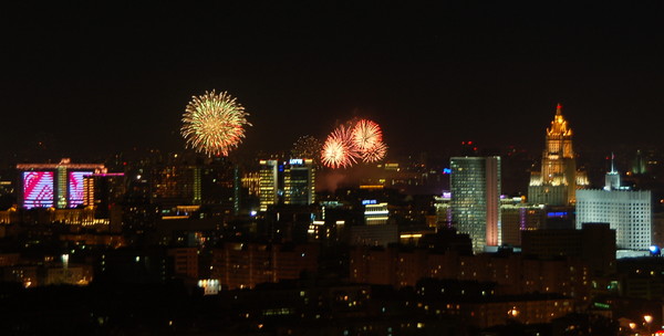 салют в москве 2014