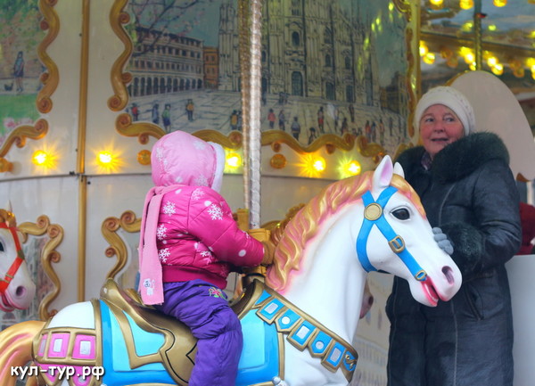 детские карусели в Москве