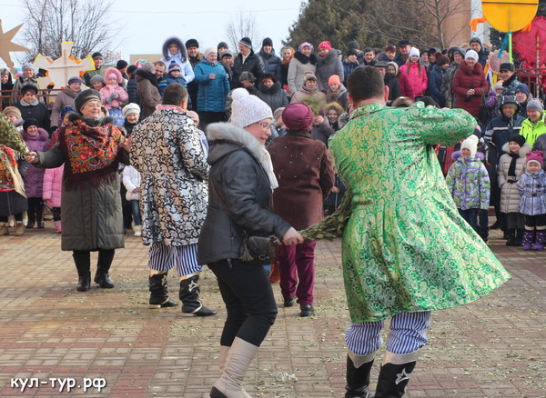 танцы на улице масленица праздник