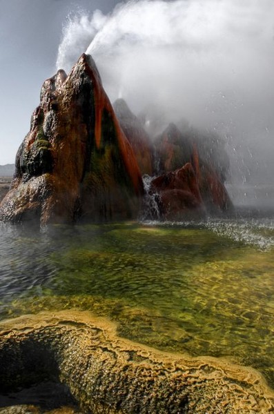 Гейзер Fly Geyser - очередное Чудо Света!!...