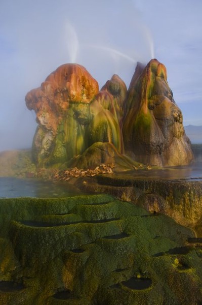 Гейзер Fly Geyser - очередное Чудо Света!!...