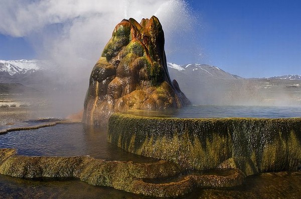 Гейзер Fly Geyser - очередное Чудо Света!!...