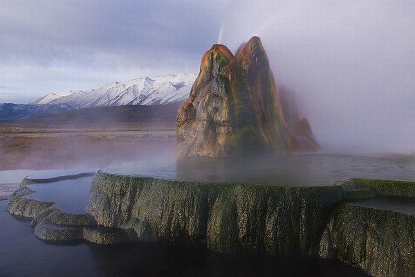 Гейзер Fly Geyser - очередное Чудо Света!!...
