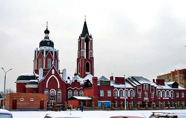 Церковь святой троицы в щелково архитектор. Собор Святой Троицы в Щелково. Собор Троицы Живоначальной, Щёлково. Троицкий собор Щелково зимой. Щёлково Московская область собор.