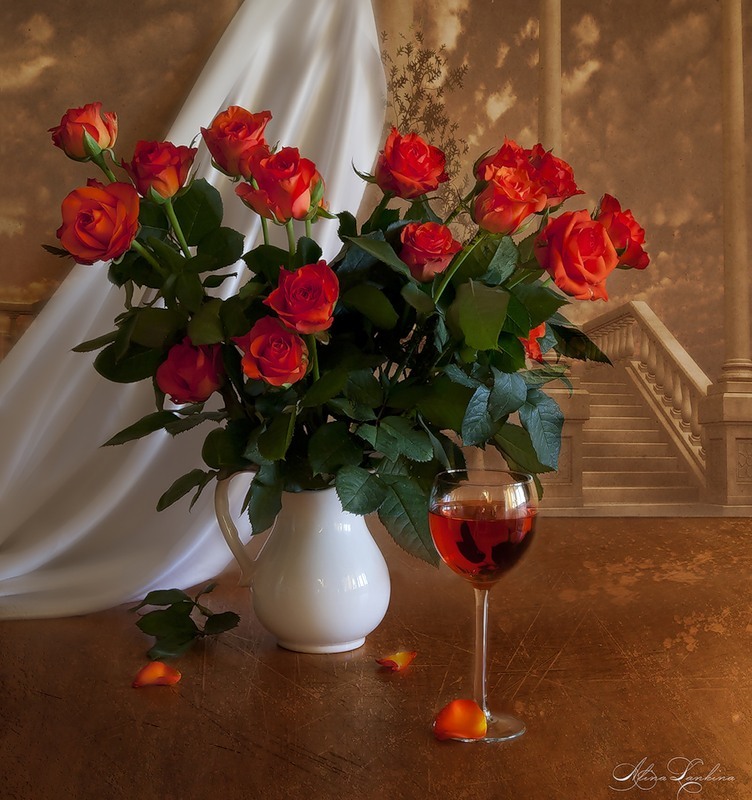 Доброго вечера красивые розы. Розы в вазе. Красные цветы в вазе. Шикарные цветы в вазе.