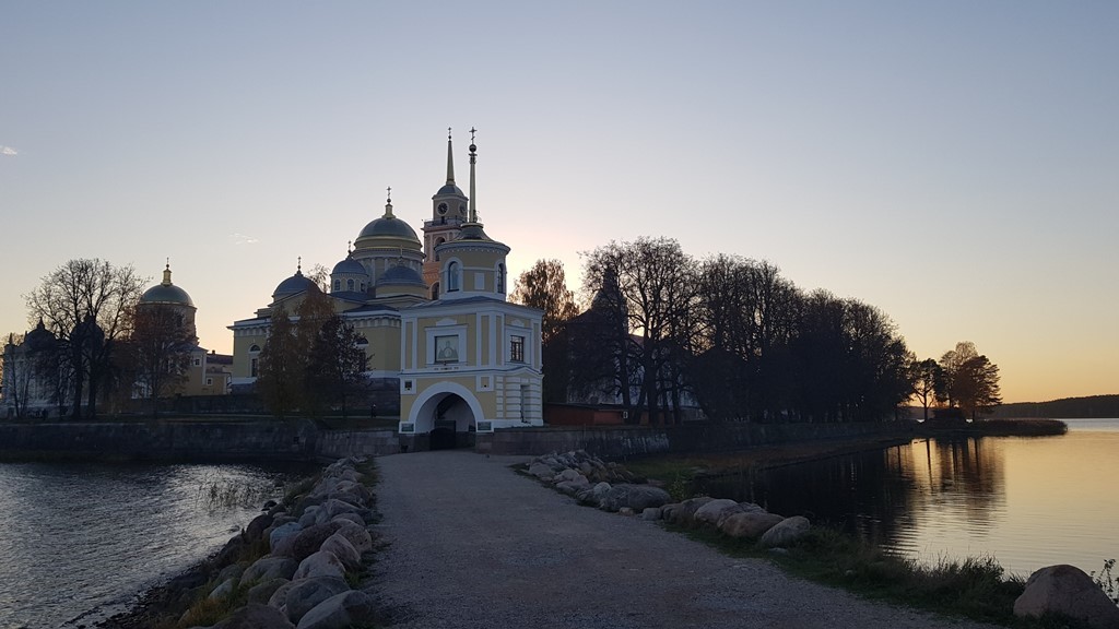 h-11551.jpg