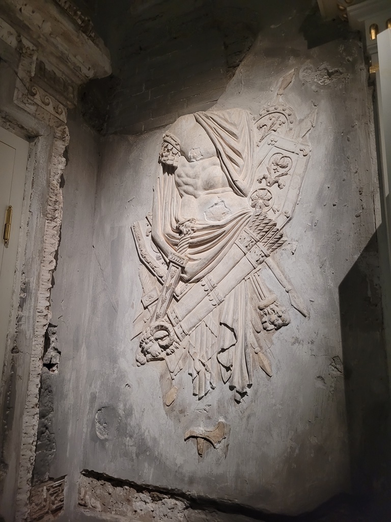 h-11688.jpg