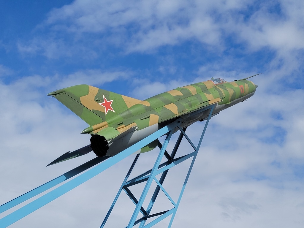 h-11813.jpg