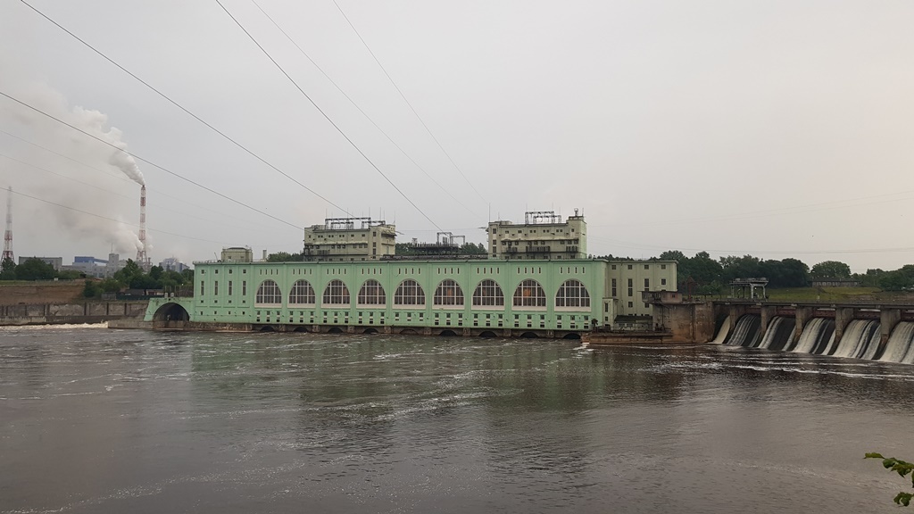 h-1583.jpg