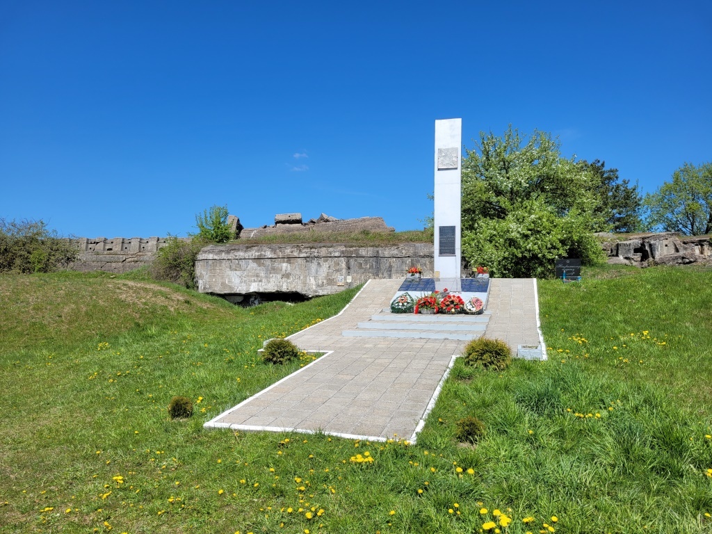 h-6166.jpg