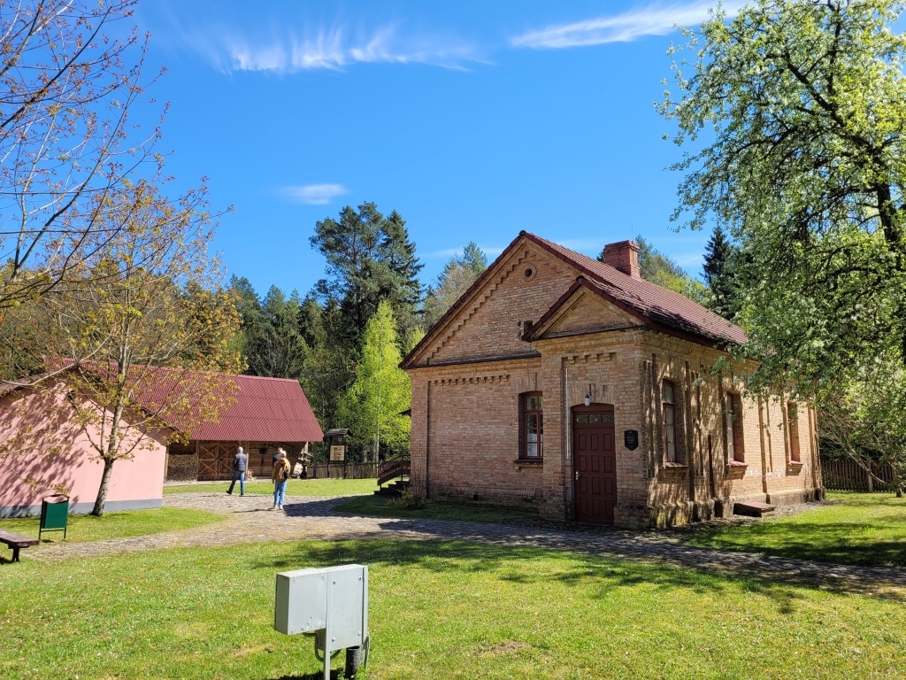 h-6192.jpg