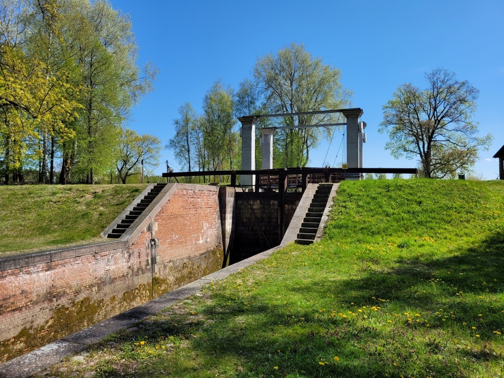 h-6196.jpg
