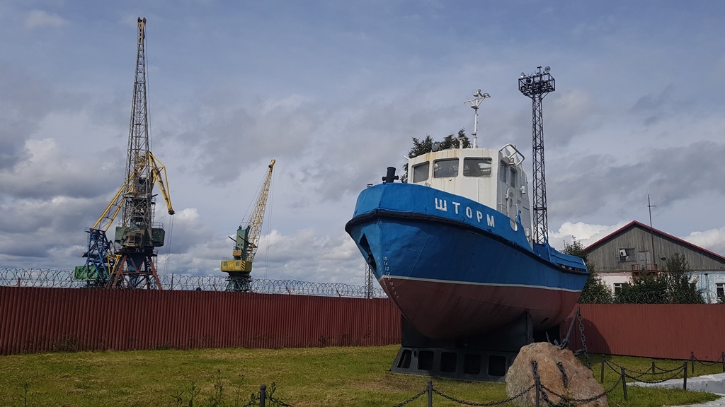 h-1098.jpg
