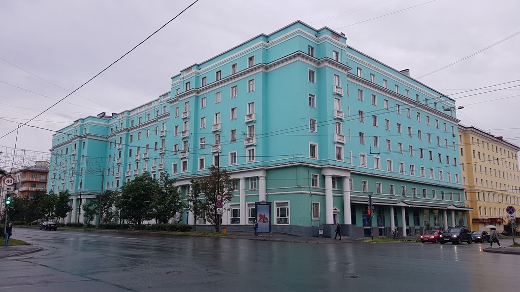 h-1180.jpg