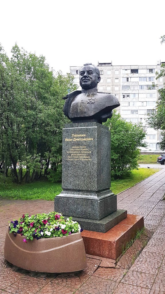 h-1199.jpg