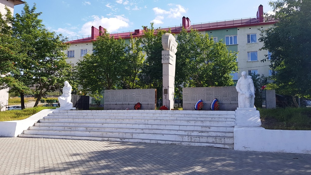 h-1211.jpg
