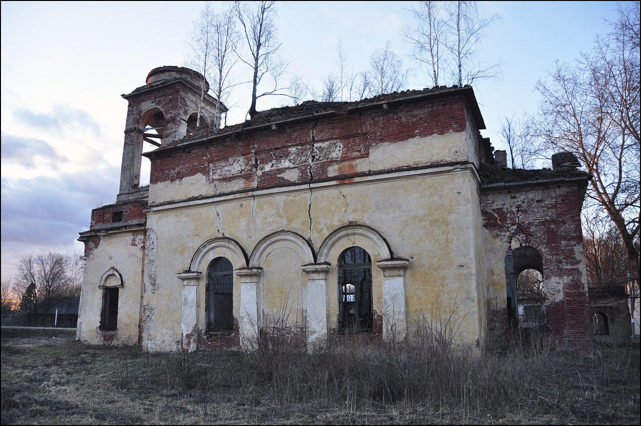 Красные Горки: церковь и мельница