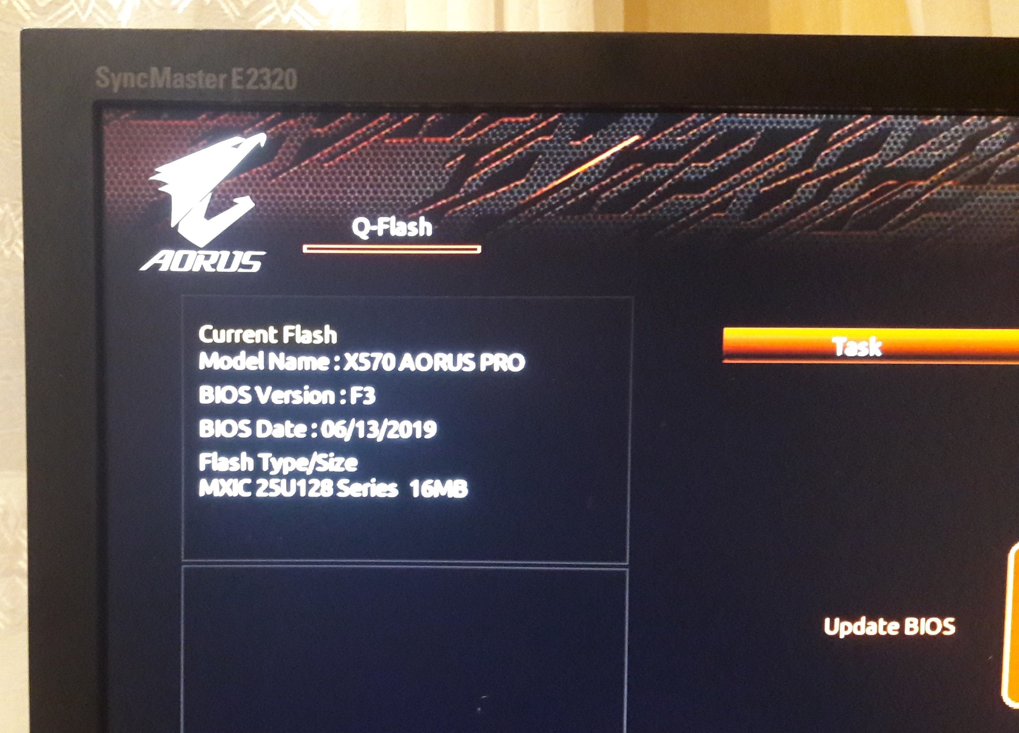 Aorus bios. Биос x570. BIOS Gigabyte x570s AORUS Pro BIOS. X570 AORUS Elite Flash BIOS button.