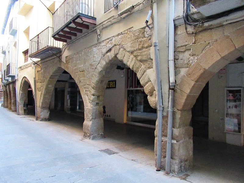 Каталония и Арагон "околицами": каменные городки, горбатые мосты, романские церкви и монастыри...