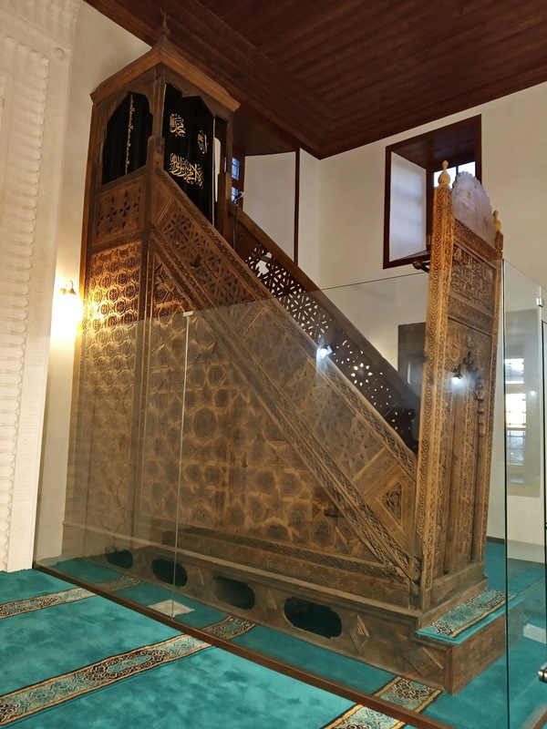 https://content.foto.my.mail.ru/list/s1_62/40421/h-40641.jpg