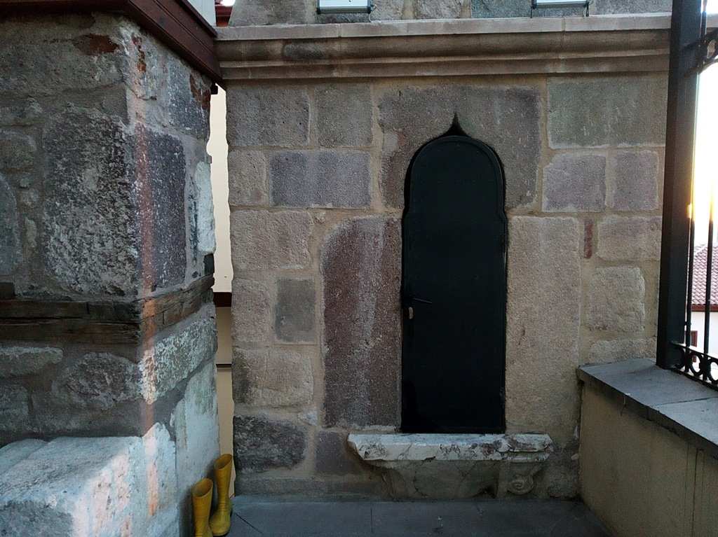https://content.foto.my.mail.ru/list/s1_62/40654/h-40808.jpg