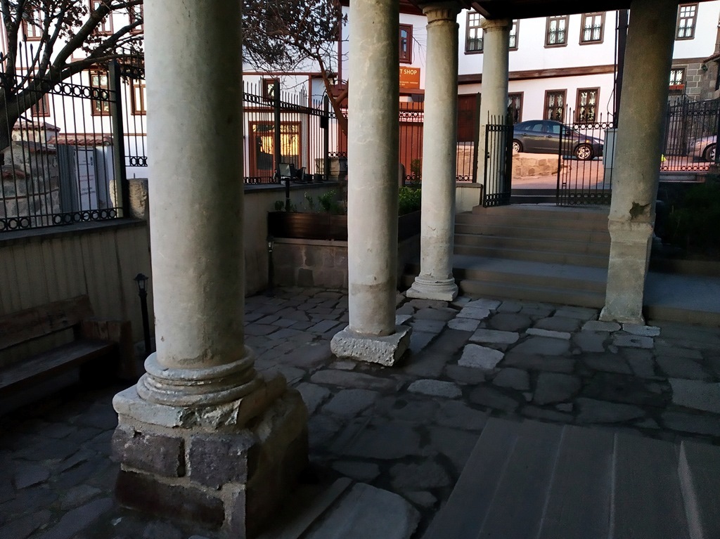 https://content.foto.my.mail.ru/list/s1_62/40654/h-40812.jpg