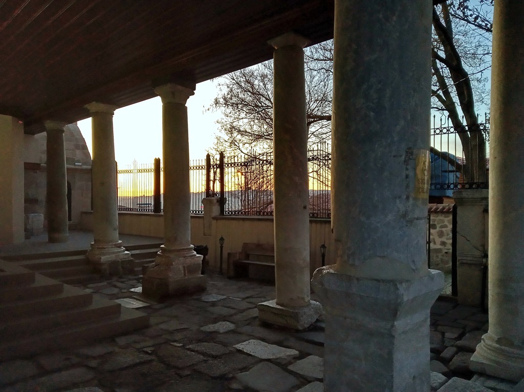 https://content.foto.my.mail.ru/list/s1_62/40654/h-40819.jpg