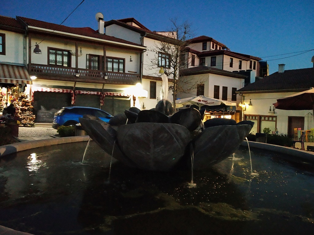 https://content.foto.my.mail.ru/list/s1_62/40654/h-40830.jpg