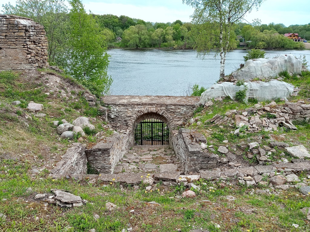 https://content.foto.my.mail.ru/list/s1_62/41665/h-41760.jpg