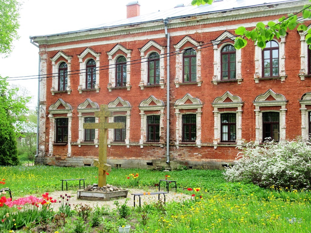 https://content.foto.my.mail.ru/list/s1_62/41841/h-41860.jpg