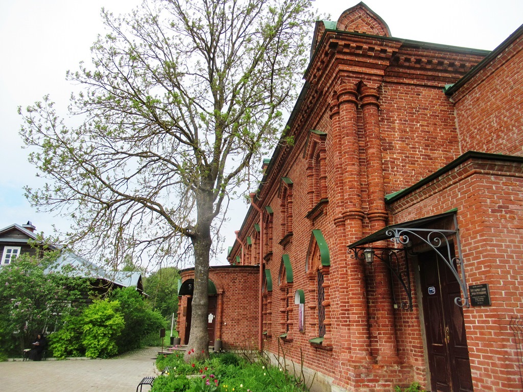 https://content.foto.my.mail.ru/list/s1_62/41841/h-41885.jpg