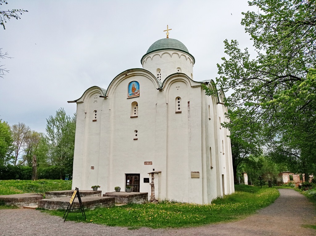 https://content.foto.my.mail.ru/list/s1_62/41841/h-41889.jpg
