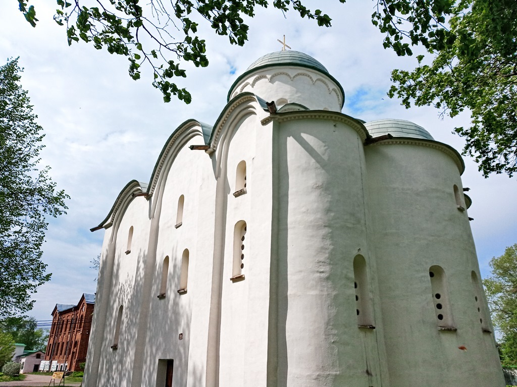 https://content.foto.my.mail.ru/list/s1_62/41841/h-41897.jpg