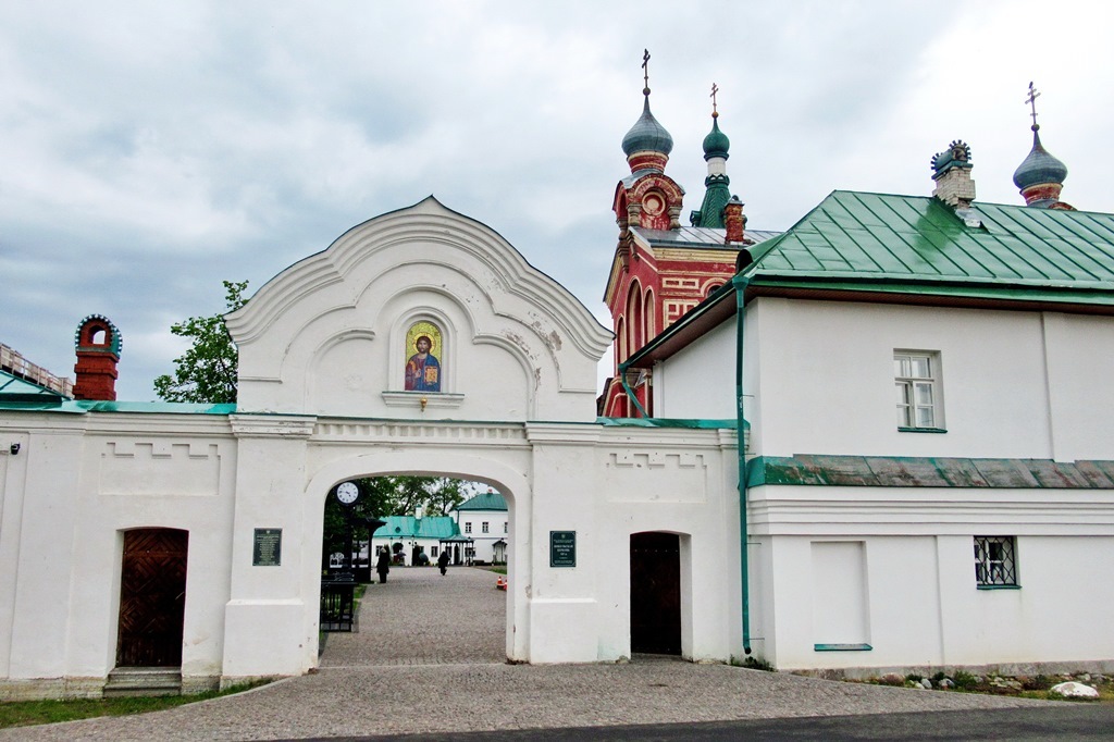 https://content.foto.my.mail.ru/list/s1_62/41841/h-41945.jpg