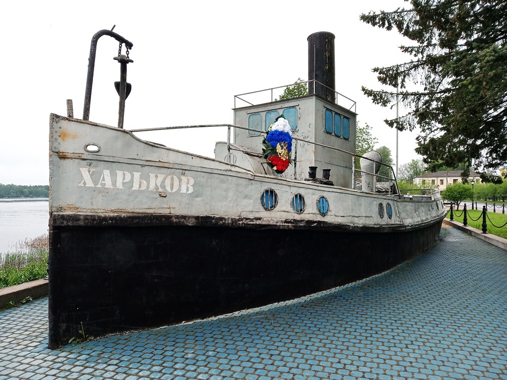 https://content.foto.my.mail.ru/list/s1_62/41994/h-42002.jpg