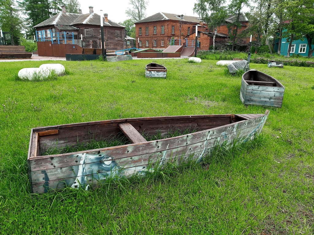 https://content.foto.my.mail.ru/list/s1_62/41994/h-42005.jpg