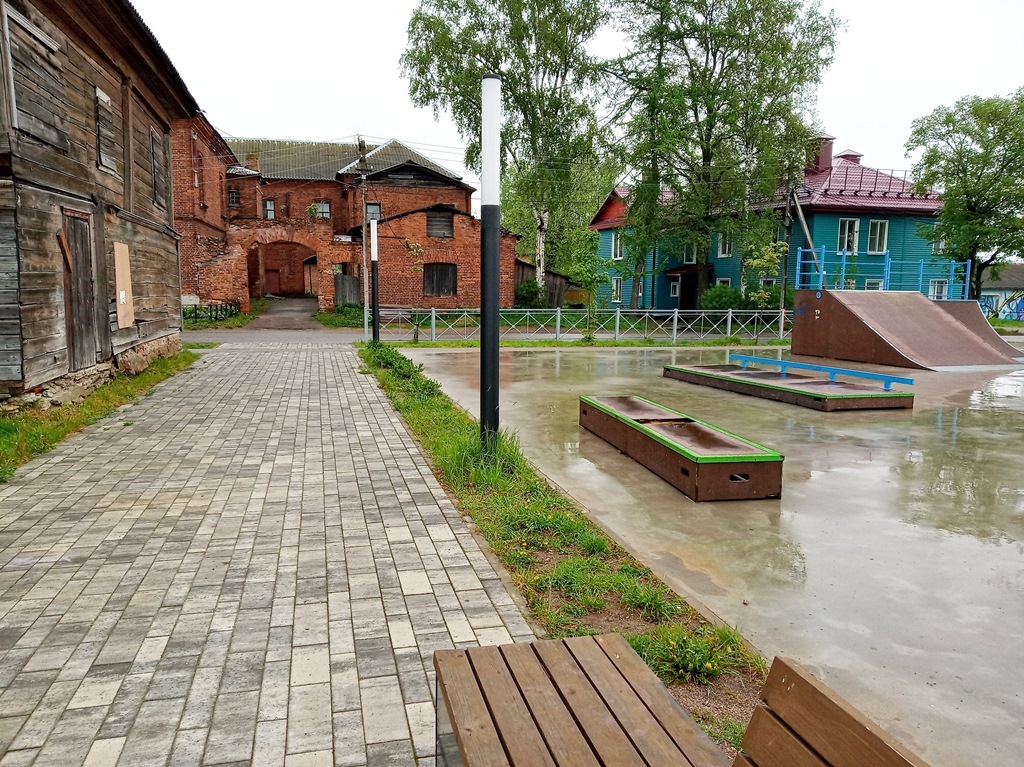 https://content.foto.my.mail.ru/list/s1_62/41994/h-42007.jpg