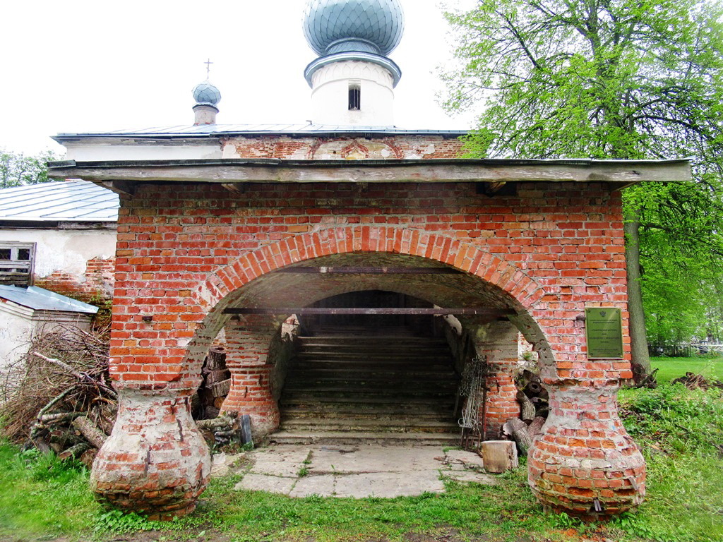 https://content.foto.my.mail.ru/list/s1_62/41994/h-42027.jpg