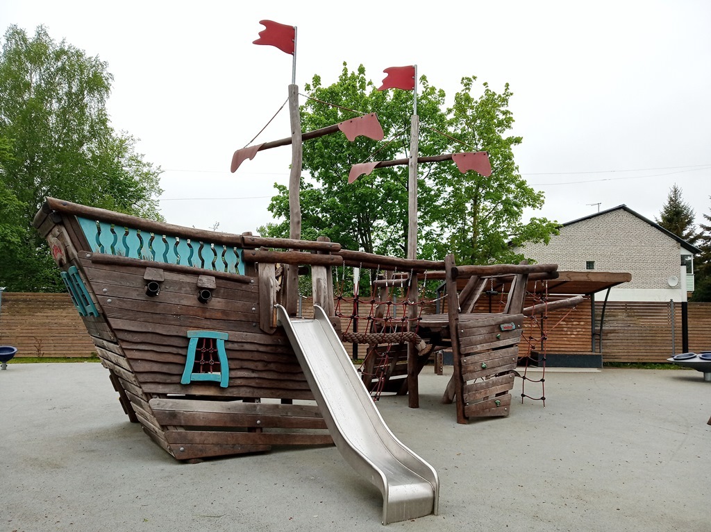 https://content.foto.my.mail.ru/list/s1_62/41994/h-42044.jpg